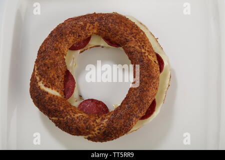 Simit chiamato cotta turco street food bagel cucina Foto Stock