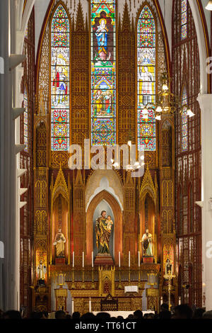 All'interno di San Giuseppe cattedrale, Chiesa Cattolica Romana, Hanoi, Vietnam Asia Foto Stock