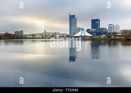 Vista di argine del fiume Svisloch in centro di Minsk. Bearus Foto Stock