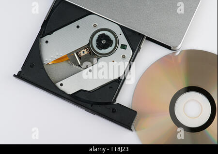 Masterizzazione di CD tema. Dvd esterno con lettore cd isolato Foto Stock