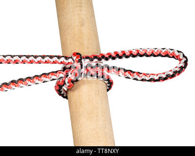 Un altro lato di singolarmente scivolato reef knot legato sulla corda sintetica ritagliata su sfondo bianco Foto Stock