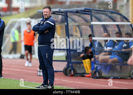 Barry, Regno Unito. Il 15 giugno, 2019. Gavin Chesterfield, il manager di Barry Town Utd .Barry Town Regno v Panjab FA, calcio amichevole a Jenner Park a Barry, Galles del Sud il sabato 15 giugno 2019. Barry Town sono utilizzando la partita come preparazione per le loro prossime partite europee. pic da Andrew Orchard/Andrew Orchard fotografia sportiva/Alamy Live news Credito: Andrew Orchard fotografia sportiva/Alamy Live News Foto Stock