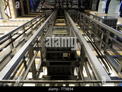 Voronezh, Russia - 20 Ottobre 2018: vista delle cabine di ascensore dalla "reverse" Foto Stock