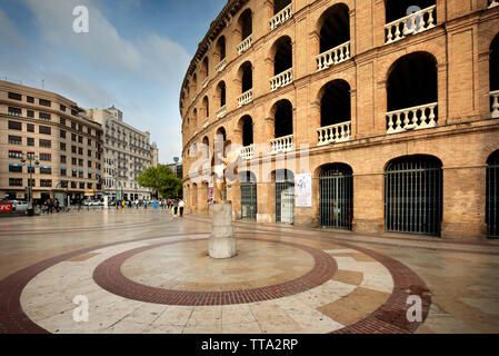 Valencia, Spagna - 06 Maggio 2019: Ingresso della Plaza de Toros, un arena dei tori, che contiene 10.500 persone a Valencia, Spagna Foto Stock