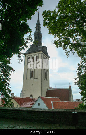 TALLINN ESTONIA - ON 07/25/2009 - piazza della città medievale di Tallinn, Estonia Foto Stock