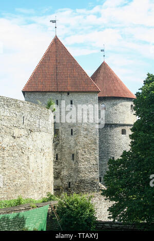 TALLINN ESTONIA - ON 07/25/2009 - Il castello di Toompea, themedieval nella città di Tallinn, Estonia Foto Stock