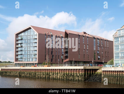 Appartamenti Smokehouses, uno sviluppo residenziale sul sito del vecchio Smith's Dock in North Shields, North East England, Regno Unito Foto Stock