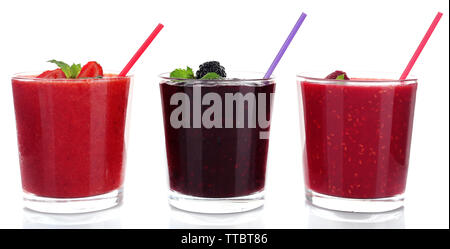 Lampone, Fragola e blackberry cocktail isolato su bianco Foto Stock