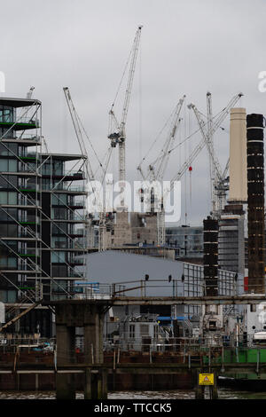 Londra - Nine Elms Pier, Battersea - Marzo 20, 2019 Foto Stock