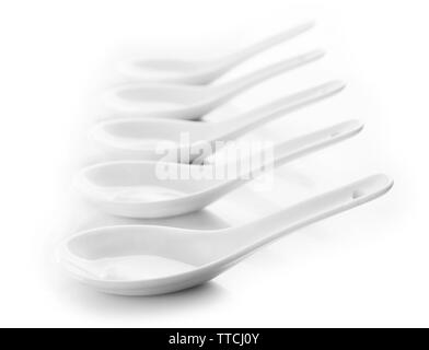 Zuppa giapponese cucchiai, isolato su bianco Foto Stock