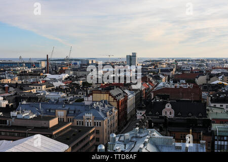 Vista aerea su Helsinki da Ateljee Bar in cima Hotel Torni Foto Stock