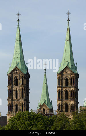 Gothic western le torri della Cattedrale di Bamberga (Bamberger Dom) di Bamberg, Alta Franconia, Germania. Foto Stock