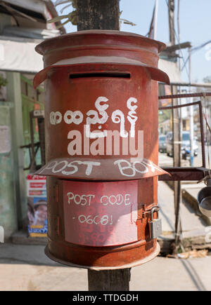 Casella postale Naughswhwe città del Myanmar (ex Birmania) Foto Stock