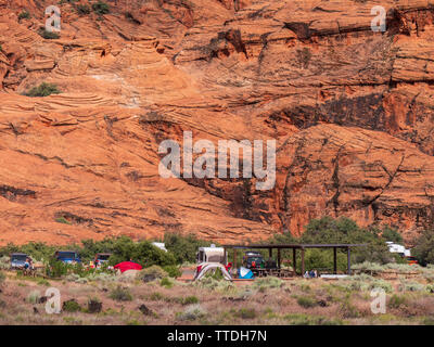 Campeggio, Snow Canyon State Park, Saint George, Utah. Foto Stock