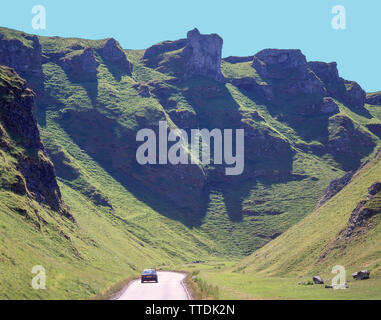 Winnats Pass, Peak District del Derbyshire, Derbyshire, England, Regno Unito Foto Stock