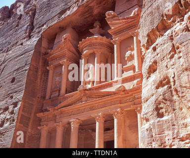 Il Tesoro (Al Khazneh), antica città di Petra, Maan, Regno di Giordania Foto Stock