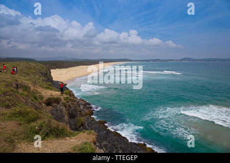 Vista di una bellissima linea costiera vicino a Tuy Hoa City, questo è stato utilizzato come studio per le riprese più famosi film. Foto Stock