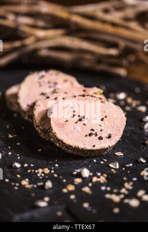 Il foie gras su ardesia close up Foto Stock