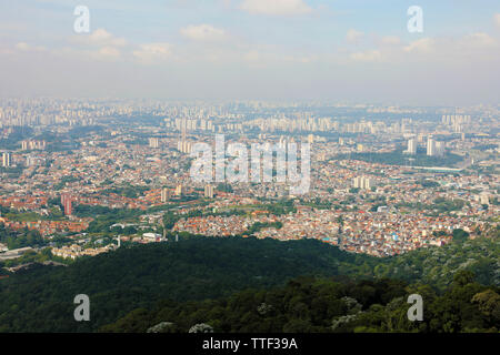 Vista panoramica sullo skyline cittadino della maggiore Sao Paulo, grande area metropolitana si trova in stato di San Paolo in Brasile Foto Stock