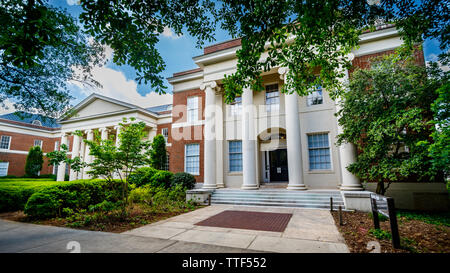 Atene, GA, Stati Uniti d'America - 3 maggio: Brooks Hall il 3 maggio 2019 presso il Terry College of Business - Università della Georgia in Atene, la Georgia. Foto Stock