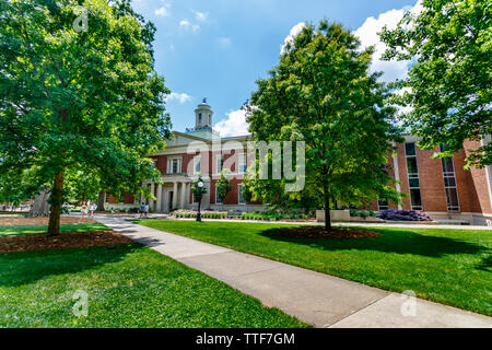 Atene, GA, Stati Uniti d'America - 3 maggio: scuola di diritto il 3 maggio 2019 presso l'Università della Georgia, a nord del Campus in Atene, la Georgia. Foto Stock