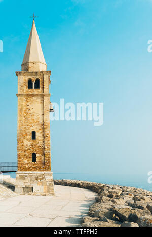 Chiesa della Madonna dell'Angelo sulla spiaggia di Caorle Italia Foto Stock