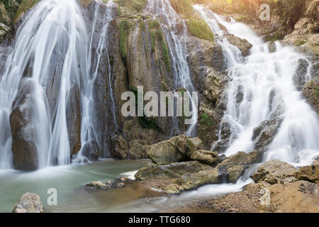 GÌ  LÌÊo cascata in Mai ChÌ¢u, HÌ a BÌÂnh, Vietnam Foto Stock