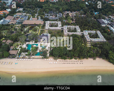 Vista aerea dell'hotel alla spiaggia di Sanur, Bali, Indonesia Foto Stock