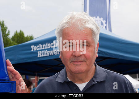 Albrecht Brömme, dal 2006 presidente dell'Agenzia federale per il soccorso tecnico, era già capo del dipartimento antincendio di Berlino dal 1992 Foto Stock