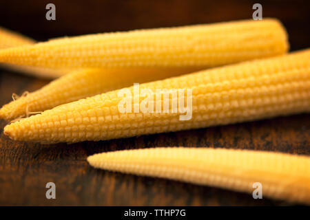 Close-up di baby calli su tavola Foto Stock