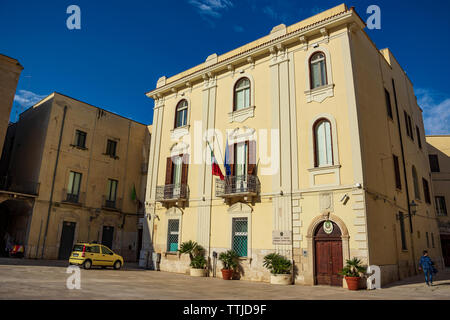BARI, ITALIA - Febbraio 9, 2019. Vista della Piazza del Mercantile, antica piazza nel centro storico di bari, puglia, Italia meridionale. Foto Stock