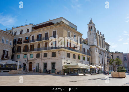 BARI, ITALIA - Febbraio 9, 2019. Vista della Piazza del Mercantile, antica piazza nel centro storico di bari, puglia, Italia meridionale. Foto Stock