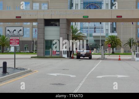 Orlando, FL/USA-6/16/19: la sicurezza Orlando va Medical Center. Veterans Affairs ospedali sono parte di gli Stati Uniti reparto degli affari di veterani. Foto Stock