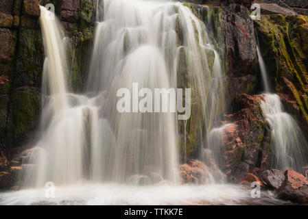 Black Brook Cove Beach cascata, Cape Breton Island, Nova Scotia, Canada Foto Stock