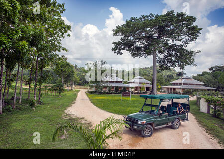 BELIZE, Punta Gorda, Toledo, la vista come si entra in Belcampo Belize Lodge e Jungle Farm che fu costruito sulle terre che risalgono al classico M Foto Stock