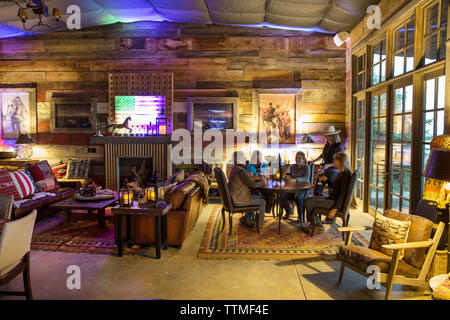 Stati Uniti d'America, Nevada, pozzi, il salone situato all'interno di Mustang monumento, un lusso sostenibile eco friendly resort e conservare per cavalli selvaggi, Salvataggio America' Foto Stock