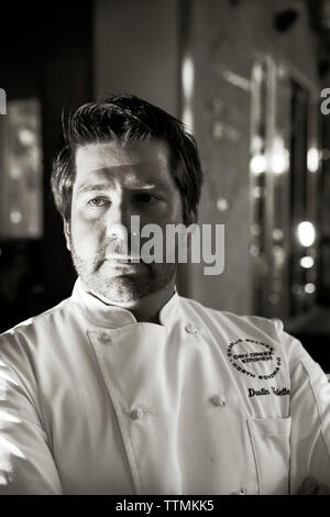 Stati Uniti, California, Healdsburg, Chef Dustin Valette all'interno di Dry Creek Kitchen in Alexander Valley Foto Stock