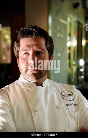 Stati Uniti, California, Healdsburg, Chef Dustin Valette all'interno di Dry Creek Kitchen in Alexander Valley Foto Stock