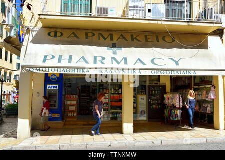 Farmacia shop anteriore,citta di Corfu,Kerkyra,Grecia,isole greche,Isole Ionie, Foto Stock
