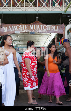 Polinesia francese, Tahiti. Il mercato comunale di Papeete. Foto Stock