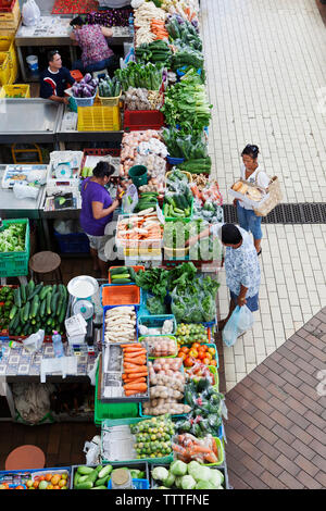 Polinesia francese, Tahiti. Il mercato comunale di Papeete. Foto Stock