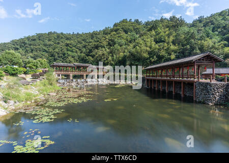 La Contea di Jiexi Jieyang città della provincia di Guangdong Huang pieno cascata murata scenic area Foto Stock