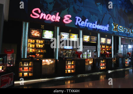 Ristorante in un centro commerciale, Phuket, Thailandia Foto Stock