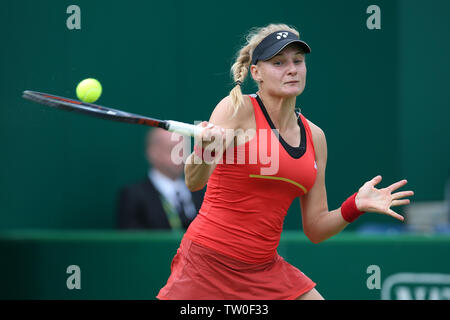 Birmingham, Regno Unito. Il 18 giugno, 2019. Dayana Yastremska dell'Ucraina durante il suo match contro Julia Goerges della Germania. Natura Valle Classic 2019, internazionale di tennis femminile, giorno 2 al Edgbaston Priory Club a Birmingham, Inghilterra martedì 18 giugno 2019. Solo uso editoriale. pic da Andrew Orchard, Credito: Andrew Orchard fotografia sportiva/Alamy Live News Foto Stock