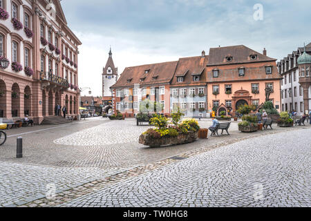 Piazza municipio a Gengenbach, Foresta Nera, in Germania, città storica e destinazione turistica Foto Stock