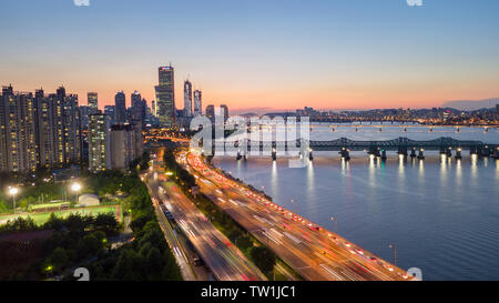 Vista aerea del tramonto a Seoul skyline della città,Corea del Sud Foto Stock