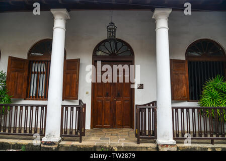 Galle, Sri Lanka - Dic 21, 2018. Il vecchio edificio all antica cittadina di Galle, Sri Lanka. Galle è stato il porto principale dell'isola nel XVI secolo. Foto Stock