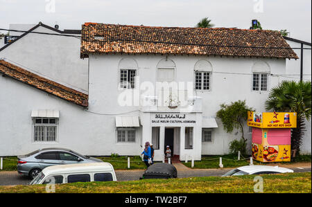 Galle, Sri Lanka - Dic 21, 2018. Il vecchio edificio all antica cittadina di Galle, Sri Lanka. Galle è stato il porto principale dell'isola nel XVI secolo. Foto Stock