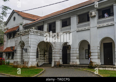 Galle, Sri Lanka - Dic 21, 2018. Il vecchio edificio all antica cittadina di Galle, Sri Lanka. Galle è stato il porto principale dell'isola nel XVI secolo. Foto Stock