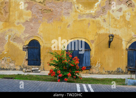 Dettagli di antica costruzione a Galle, Sri Lanka. Galle è stato il porto principale dell'isola nel XVI secolo. Foto Stock